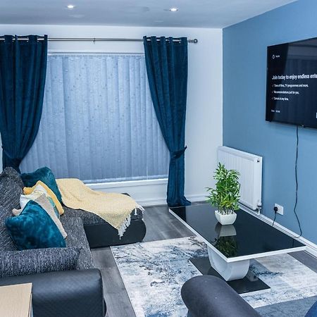 Lush Lodge -Home Away In Telford, For Contractors, Families, Group Of Friends, Long Term Stays Eksteriør billede