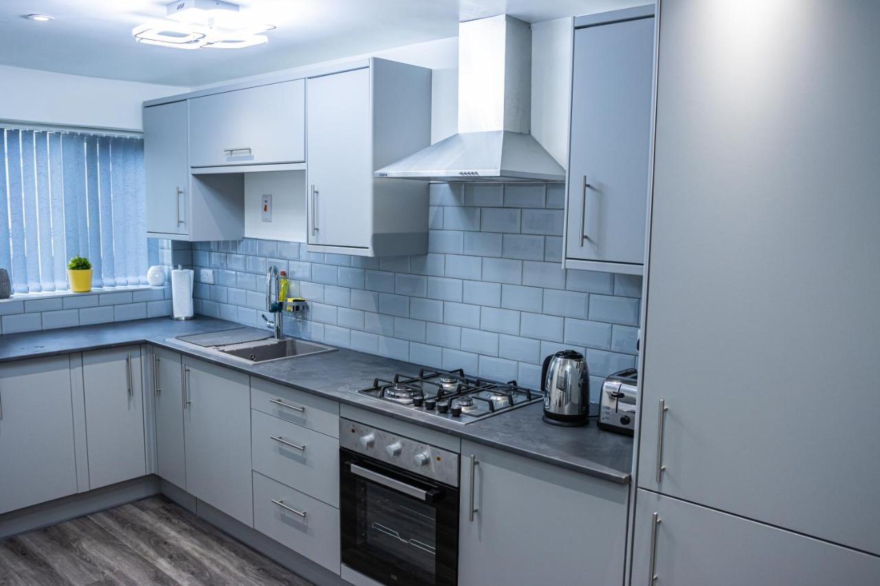 Lush Lodge -Home Away In Telford, For Contractors, Families, Group Of Friends, Long Term Stays Eksteriør billede