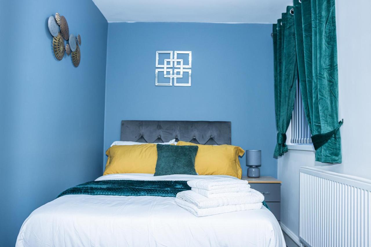 Lush Lodge -Home Away In Telford, For Contractors, Families, Group Of Friends, Long Term Stays Eksteriør billede