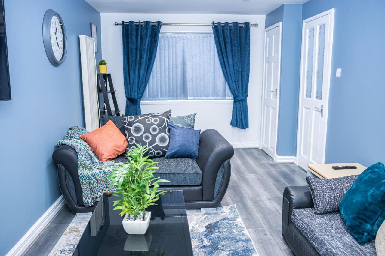 Lush Lodge -Home Away In Telford, For Contractors, Families, Group Of Friends, Long Term Stays Eksteriør billede